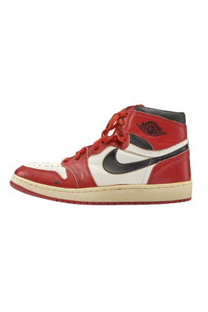 The image of a used Jordan 1 in the Chicago colourway